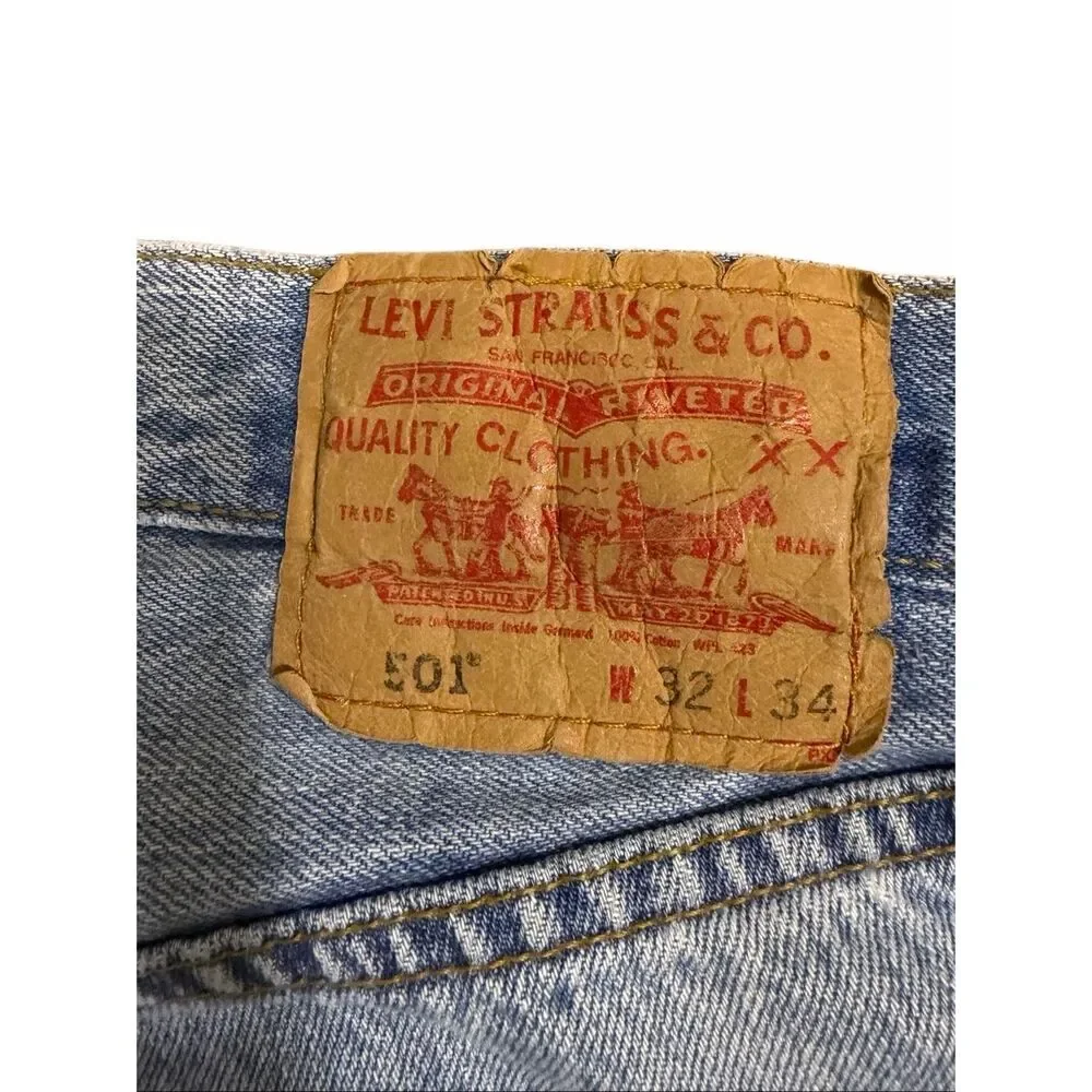 Vintage Levi’s 501 Jeans USA Made W32 L34 Button Fly 501-0134 Light Wash Denim S